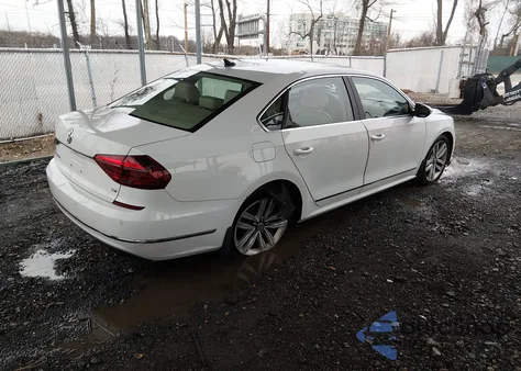 2017 Volkswagen Passat 1.8T Se из США, поврежденный, VIN 1VWGT7A32HC051353